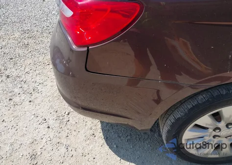 2013 Chrysler 200 Lx z USA, uszkodzony, nr VIN 1C3CCBAG2DN739329